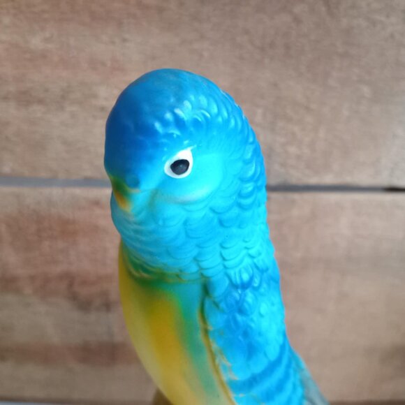 Parakeet Budgie Bird Figurine, Vintage Japan, Painted Ceramic Blue Yellow - Picture 2 of 9